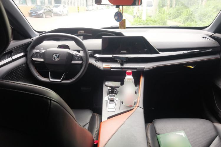 Used CHANGAN UNI-V 2022 1.5T Smart Navigation Version Center Console