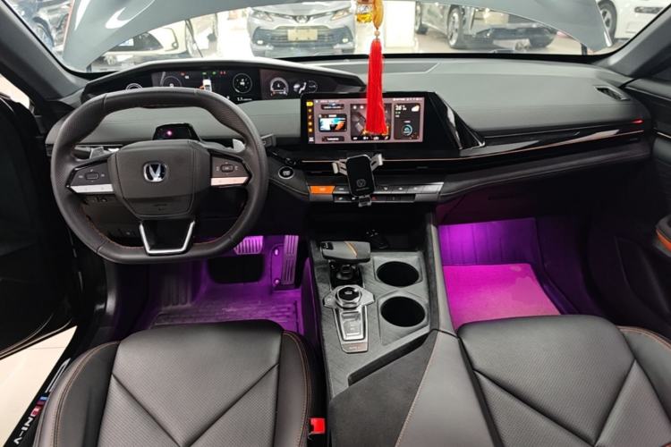 Used CHANGAN UNI-V 2022 1.5T Sport Edition Center Console