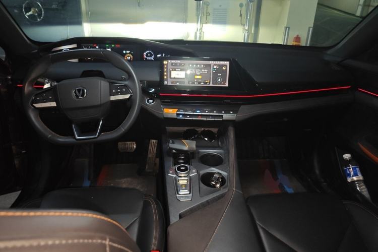 Used CHANGAN UNI-V 2022 1.5T Sport Edition Center Console