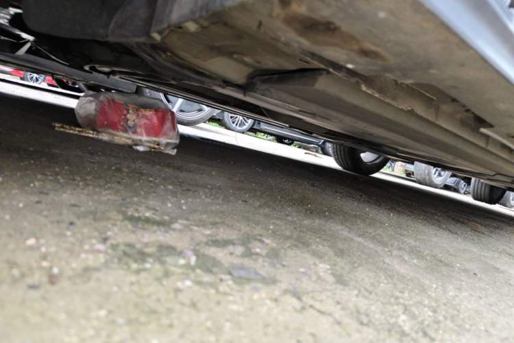 Used CHANGAN UNI-V 2022 1.5T Prestige Version Chassis Front Left