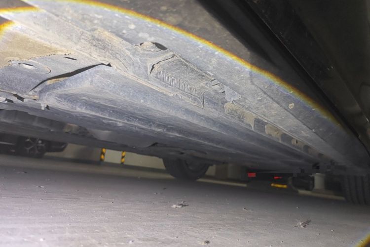 Used CHANGAN UNI-V 2022 1.5T Prestige Version Chassis Front Left