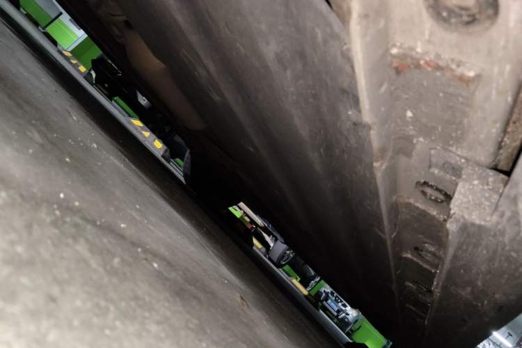 Used CHANGAN UNI-V 2022 1.5T Prestige Version Chassis Front Left