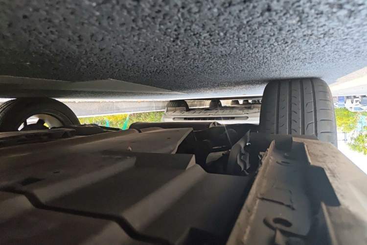 Used CHANGAN UNI-V 2022 1.5T Prestige Version Chassis Rear Right