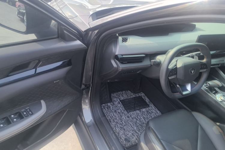 Used CHANGAN UNI-V 2022 1.5T Smart Navigation Version Driver Seat