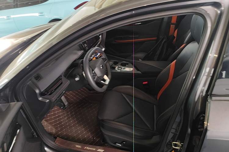 Used CHANGAN UNI-V 2022 1.5T Sport Edition Driver Seat