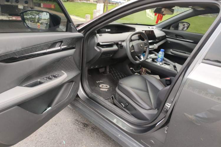 Used CHANGAN UNI-V 2022 1.5T Smart Navigation Version Driver Seat