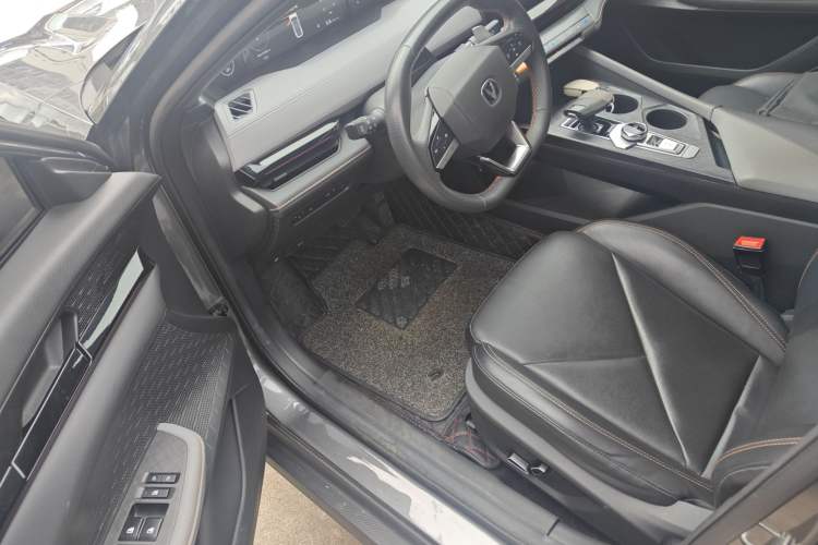 Used CHANGAN UNI-V 2022 1.5T Prestige Version Driver Seat