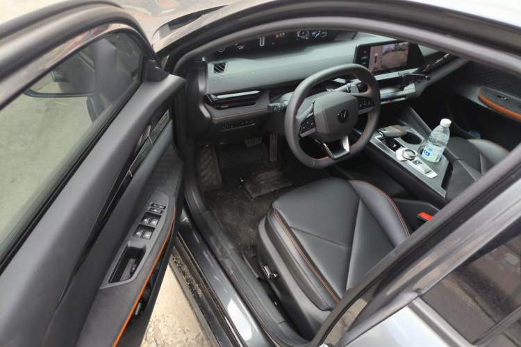 Used CHANGAN UNI-V 2022 1.5T Sport Edition Driver Seat