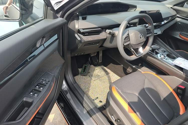 Used CHANGAN UNI-V 2022 2.0T Leading-Speed Edition Driver Seat