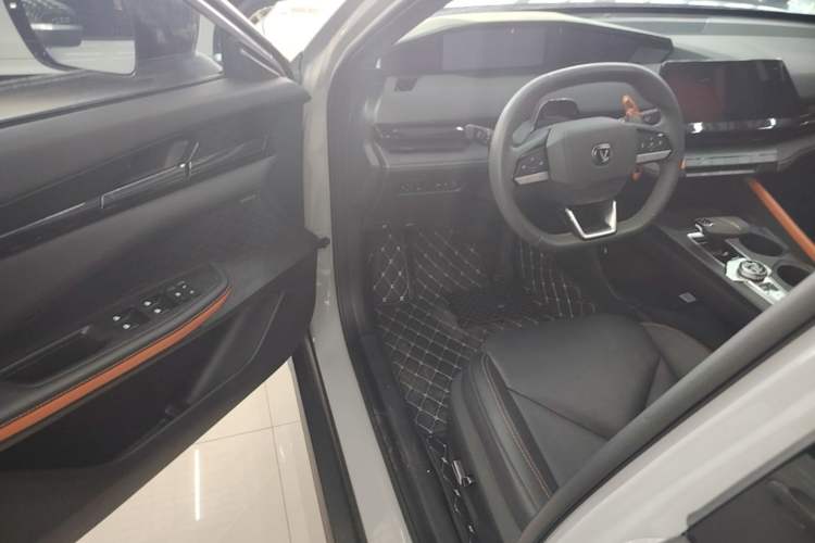 Used CHANGAN UNI-V 2022 1.5T Prestige Version Driver Seat