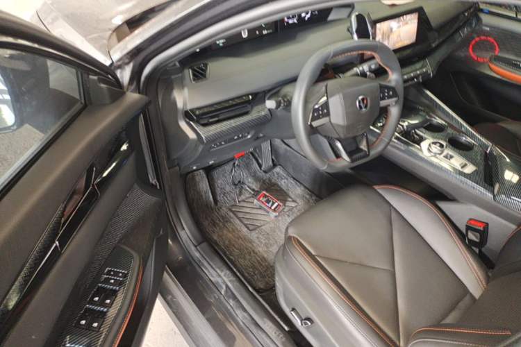 Used CHANGAN UNI-V 2022 1.5T Smart Navigation Version Driver Seat