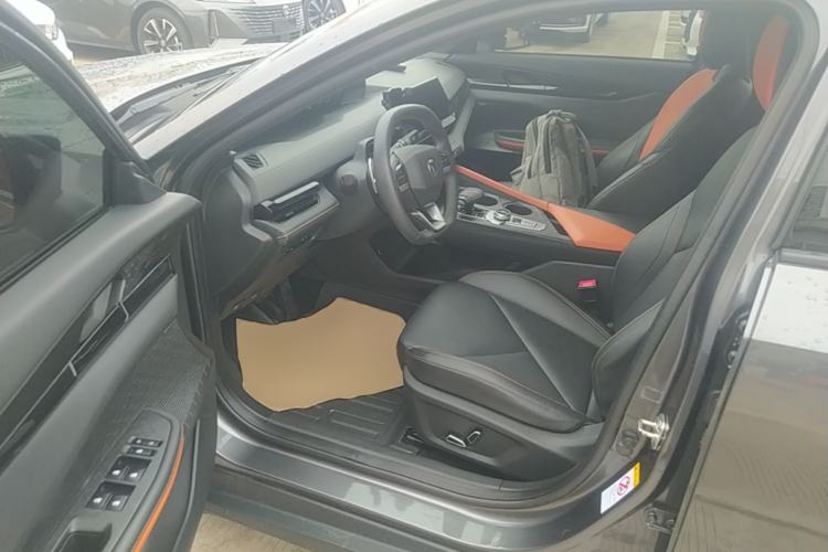 Used CHANGAN UNI-V 2022 1.5T Smart Navigation Version Driver Seat