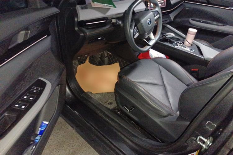 Used CHANGAN UNI-V 2022 1.5T Smart Navigation Version Driver Seat