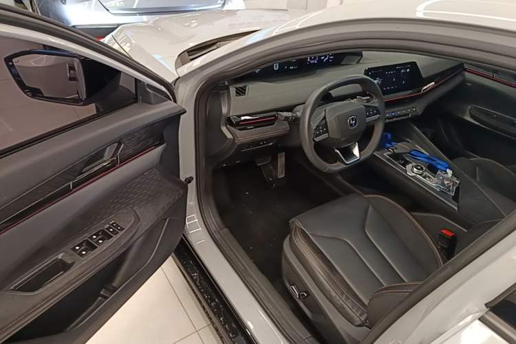 Used CHANGAN UNI-V 2022 2.0T Leading-Speed Edition Driver Seat