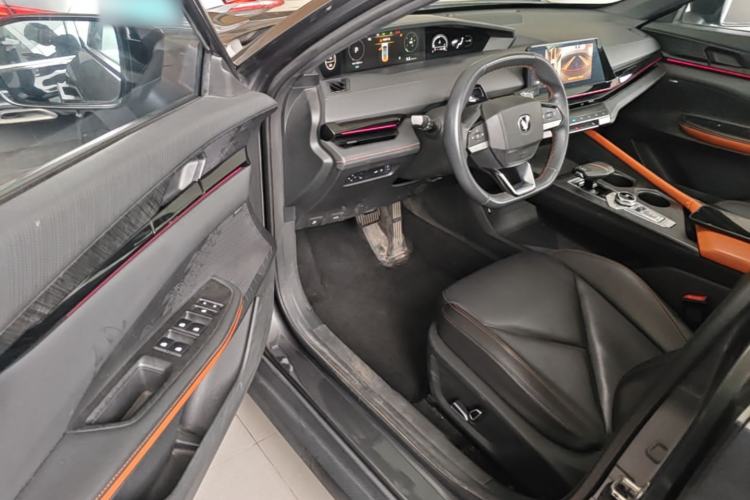 Used CHANGAN UNI-V 2022 1.5T Smart Navigation Version Driver Seat
