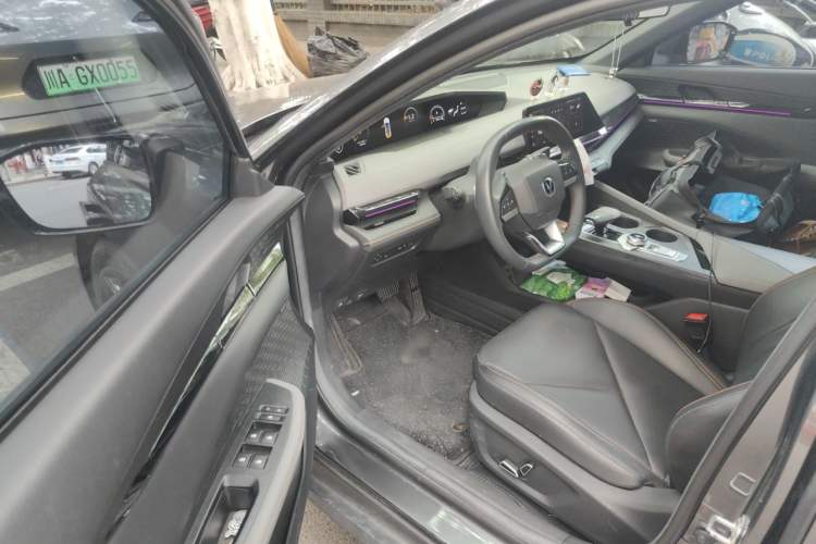 Used CHANGAN UNI-V 2022 1.5T Smart Navigation Version Driver Seat