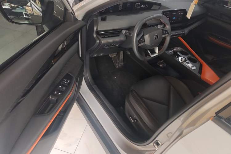 Used CHANGAN UNI-V 2022 1.5T Prestige Version Driver Seat