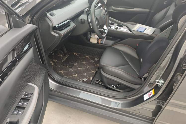 Used CHANGAN UNI-V 2022 1.5T Smart Navigation Version Driver Seat