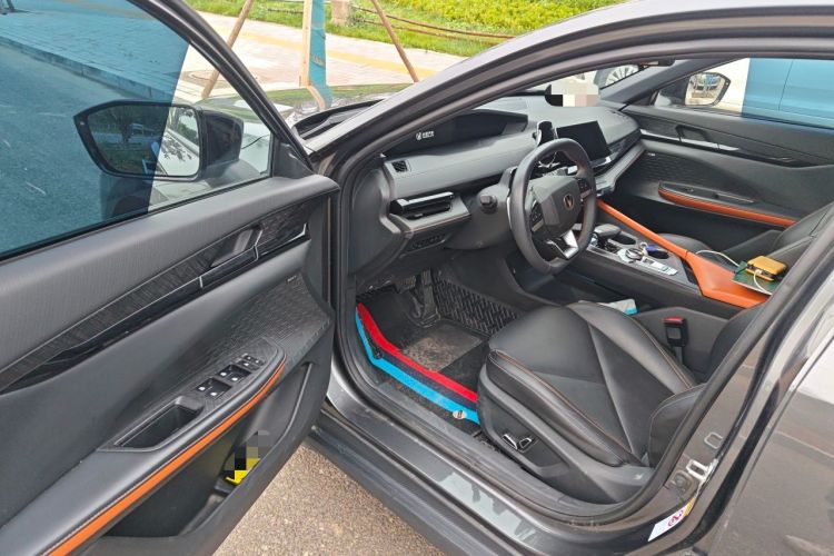 Used CHANGAN UNI-V 2022 1.5T Smart Navigation Version Driver Seat