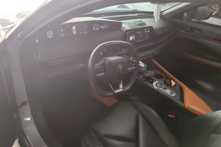 Used CHANGAN UNI-V 2022 1.5T Smart Navigation Version Driver Seat