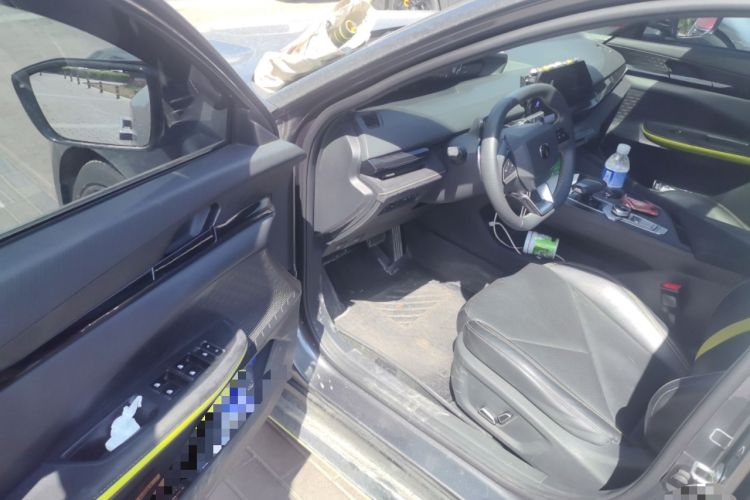 Used CHANGAN UNI-V 2022 1.5T Sport Edition Driver Seat
