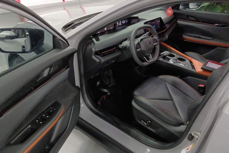 Used CHANGAN UNI-V 2022 1.5T Prestige Version Driver Seat