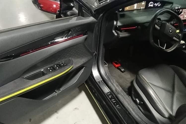 Used CHANGAN UNI-V 2022 1.5T Sport Edition Driver Seat