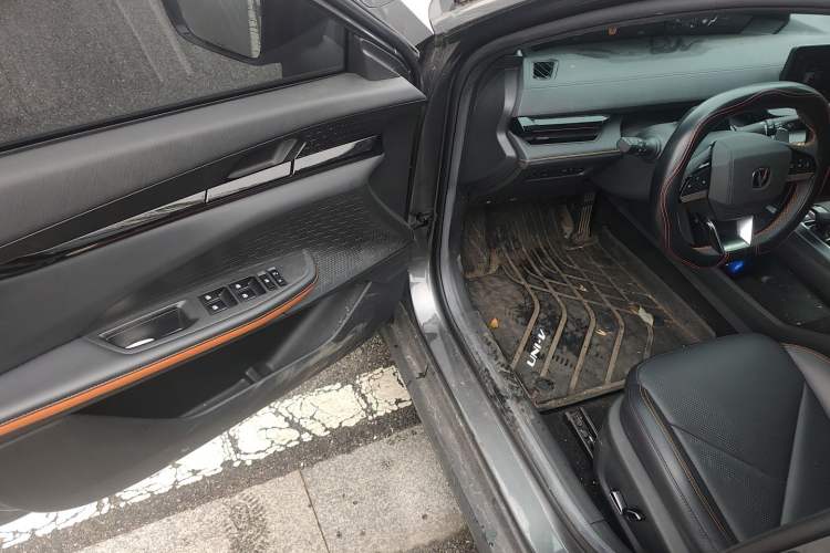 Used CHANGAN UNI-V 2022 1.5T Prestige Version Driver Seat