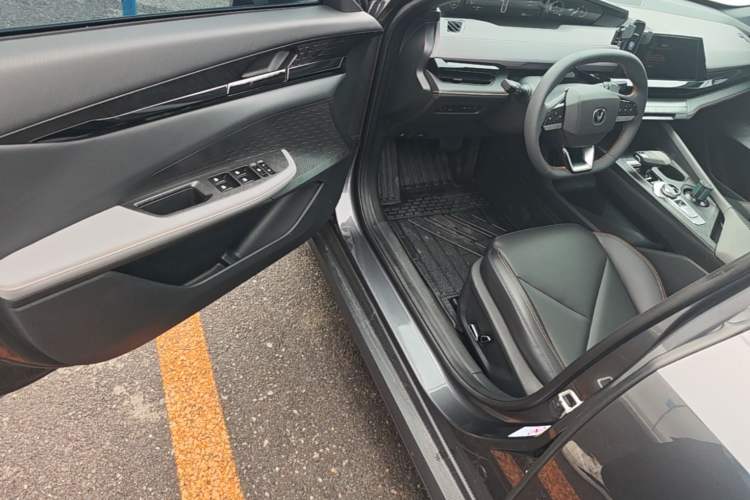 Used CHANGAN UNI-V 2022 1.5T Prestige Version Driver Seat