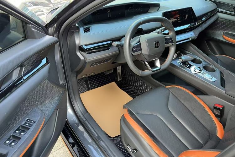 Used CHANGAN UNI-V 2022 2.0T Leading-Speed Edition Driver Seat