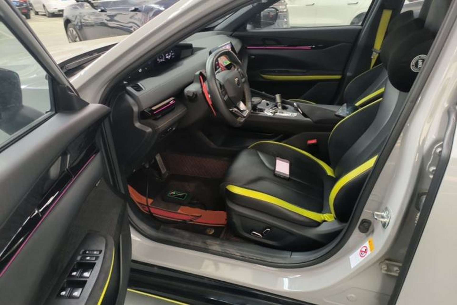 Used CHANGAN UNI-V 2022 2.0T Leading-Speed Edition Driver Seat