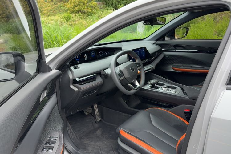 Used CHANGAN UNI-V 2022 2.0T Leading-Speed Edition Driver Seat