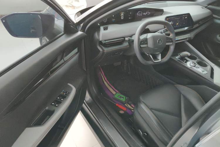 Used CHANGAN UNI-V 2022 1.5T Prestige Version Driver Seat