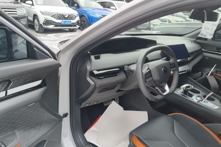 Used CHANGAN UNI-V 2022 2.0T Leading-Speed Edition Driver Seat