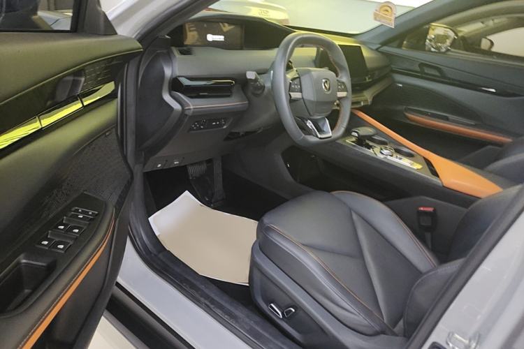 Used CHANGAN UNI-V 2022 1.5T Smart Navigation Version Driver Seat