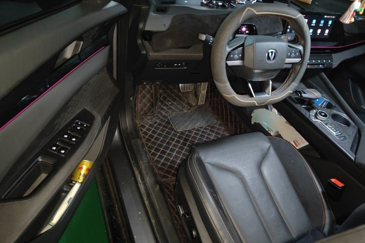 Used CHANGAN UNI-V 2022 2.0T Leading-Speed Edition Driver Seat