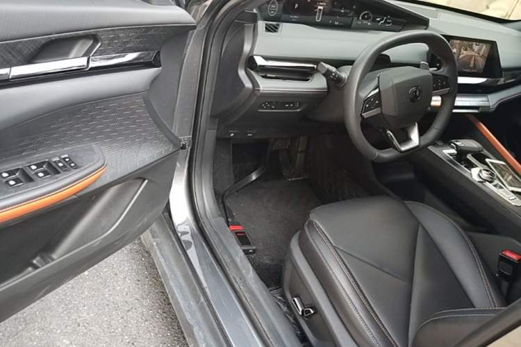 Used CHANGAN UNI-V 2022 1.5T Prestige Version Driver Seat
