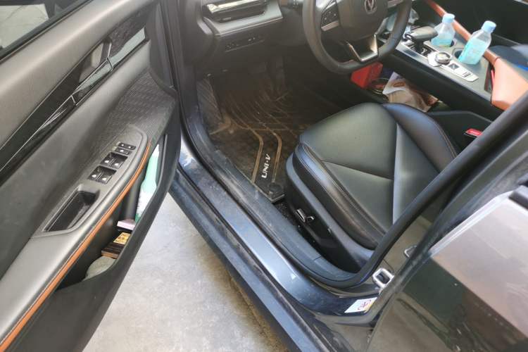 Used CHANGAN UNI-V 2022 1.5T Prestige Version Driver Seat