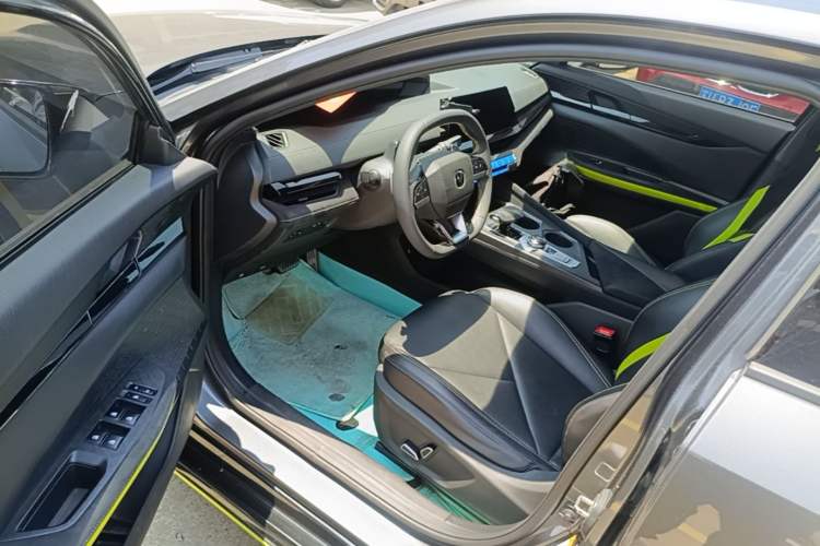 Used CHANGAN UNI-V 2022 1.5T Sport Edition Driver Seat