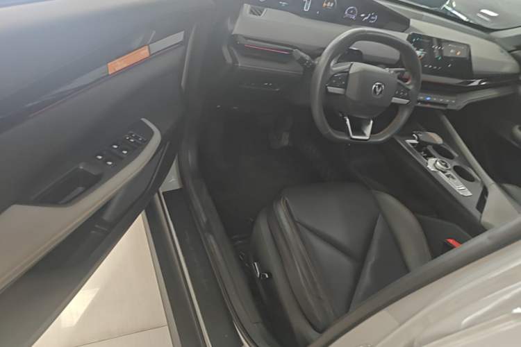 Used CHANGAN UNI-V 2022 1.5T Prestige Version Driver Seat