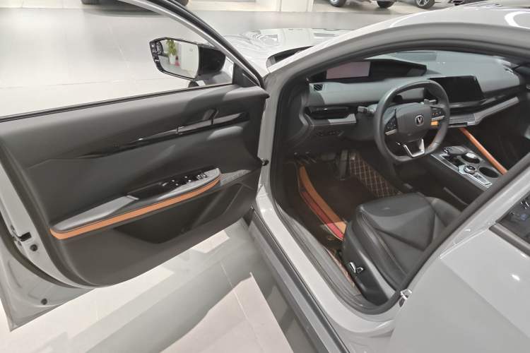 Used CHANGAN UNI-V 2022 1.5T Prestige Version Driver Seat