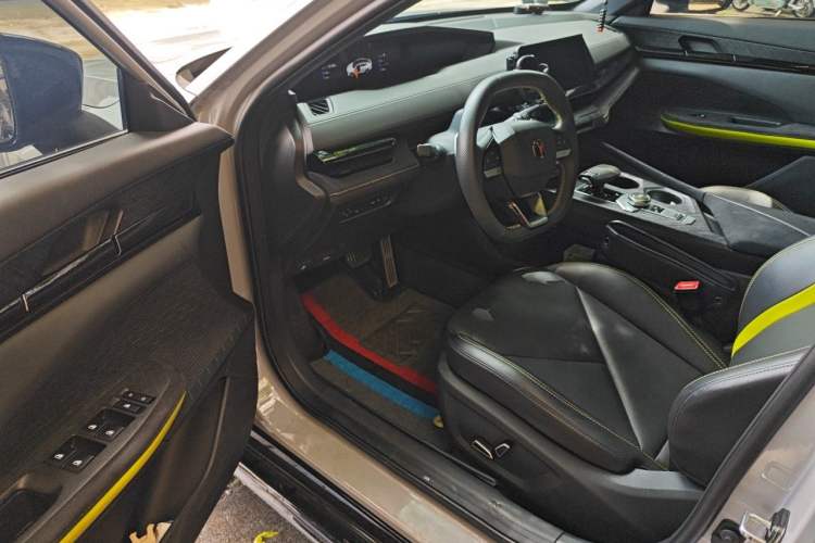 Used CHANGAN UNI-V 2022 1.5T Sport Edition Driver Seat