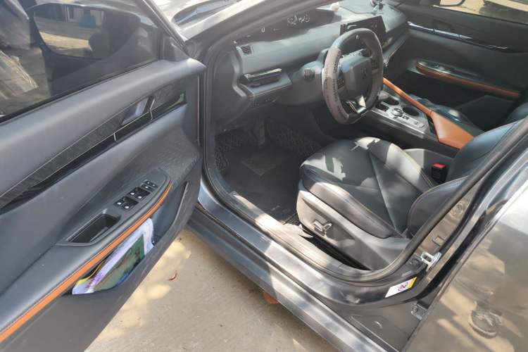 Used CHANGAN UNI-V 2022 1.5T Prestige Version Driver Seat