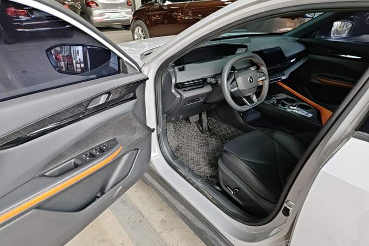 Used CHANGAN UNI-V 2022 1.5T Prestige Version Driver Seat