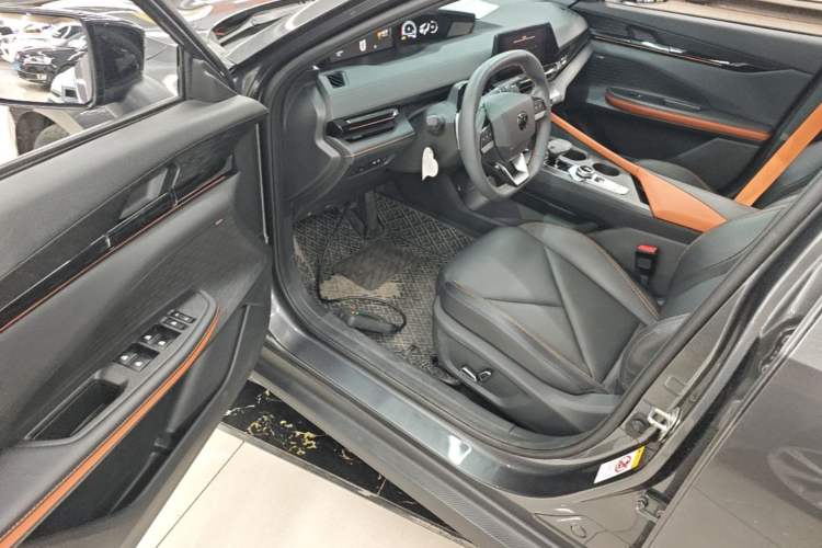 Used CHANGAN UNI-V 2022 1.5T Smart Navigation Version Driver Seat
