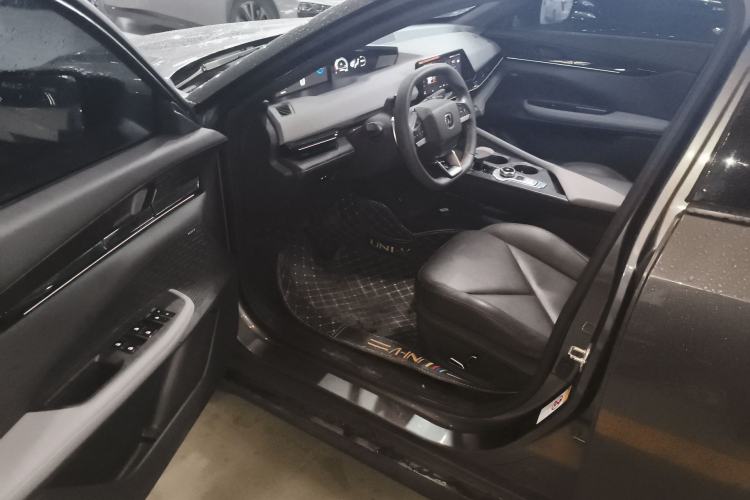 Used CHANGAN UNI-V 2022 1.5T Smart Navigation Version Driver Seat