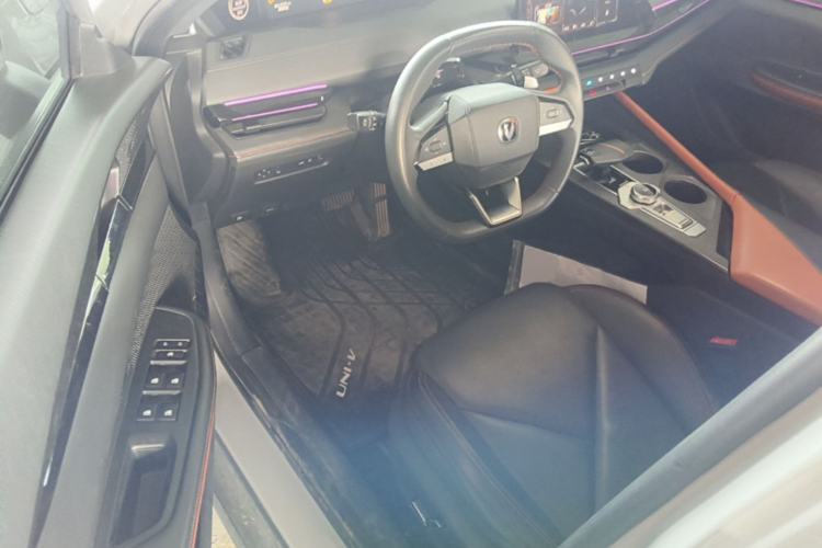 Used CHANGAN UNI-V 2022 1.5T Prestige Version Driver Seat