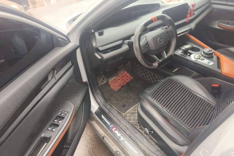 Used CHANGAN UNI-V 2022 1.5T Prestige Version Driver Seat