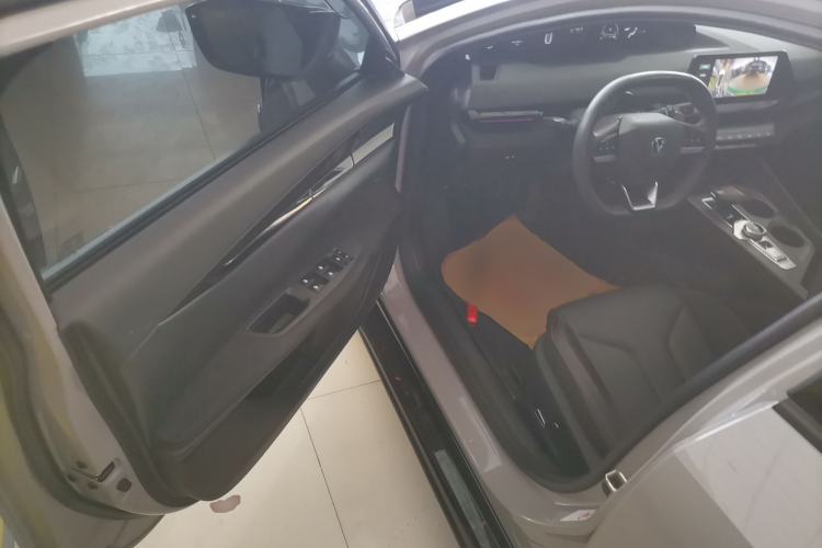 Used CHANGAN UNI-V 2022 2.0T Leading-Speed Edition Driver Seat