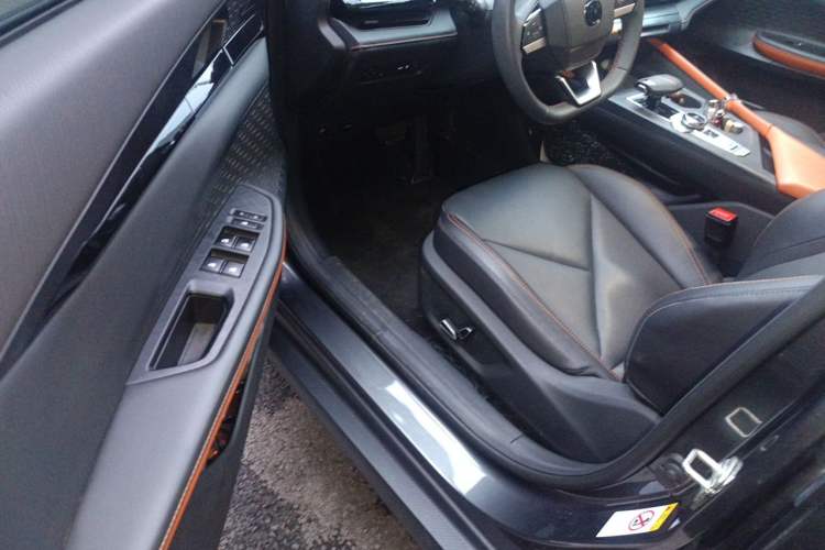 Used CHANGAN UNI-V 2022 1.5T Prestige Version Driver Seat